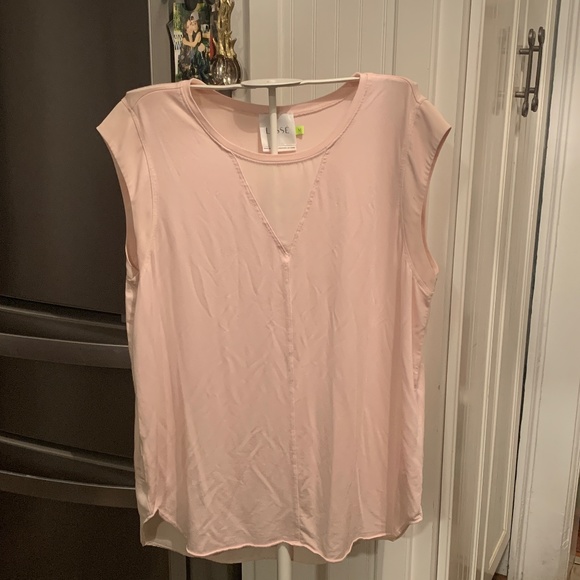 Lysse Valencia layering top in peach.‎ Worn about 2x. 100 retsil - Picture 1 of 3
